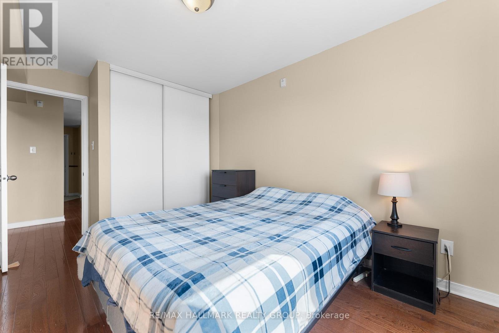 401 - 646 Cummings Avenue, Ottawa, Ontario  K1K 2K6 - Photo 25 - X12943076