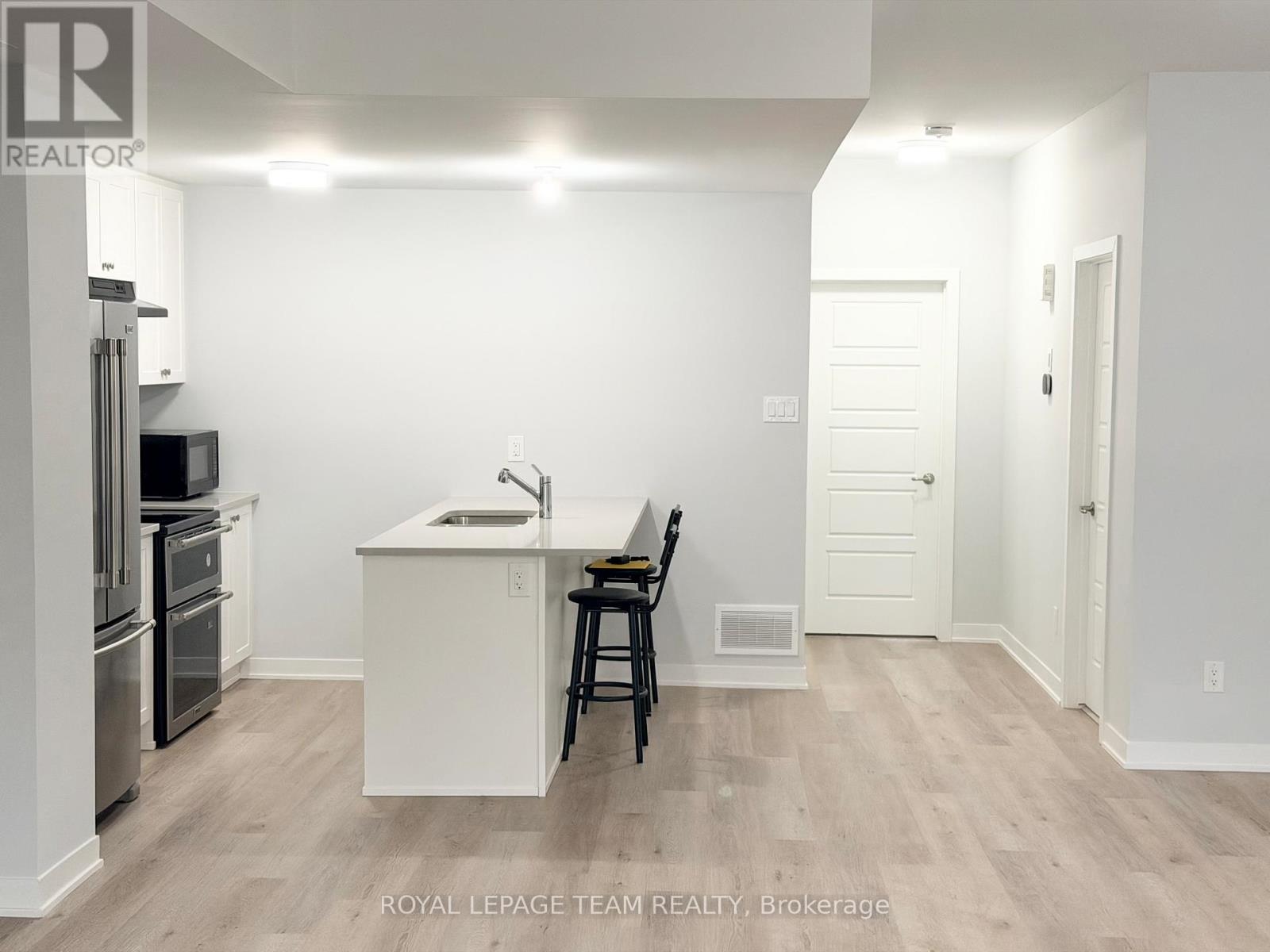 606 Lillian Freiman Private, Ottawa, Ontario  K2J 6Z8 - Photo 5 - X12943096