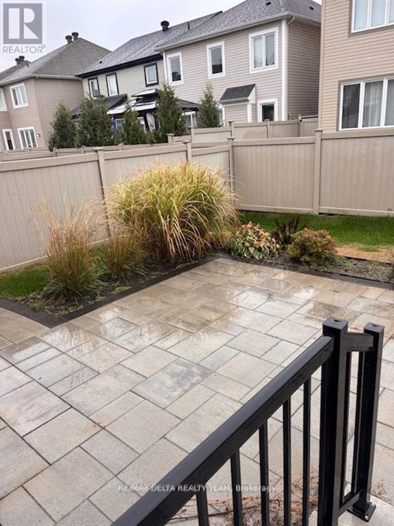 66 Escallonia Court, Ottawa, Ontario  K2S 0W9 - Photo 11 - X12943256