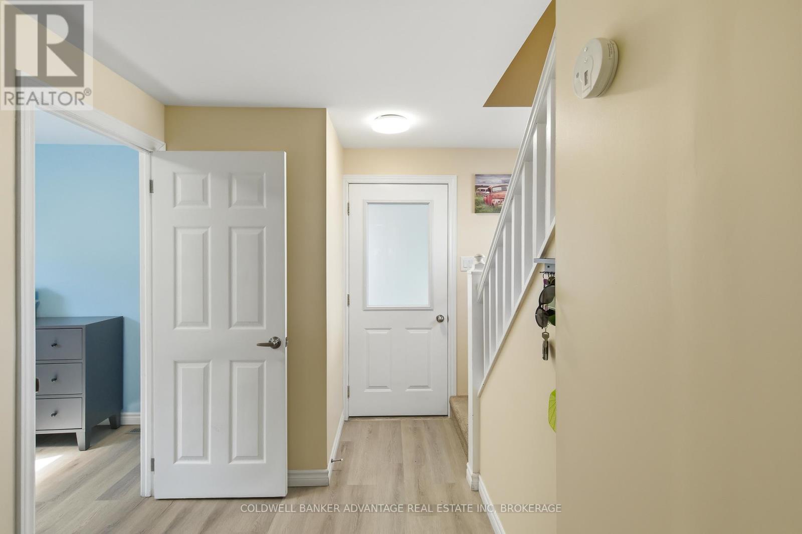 229 Chaffey Street, Welland, Ontario  L3B 2Y7 - Photo 4 - X12943054