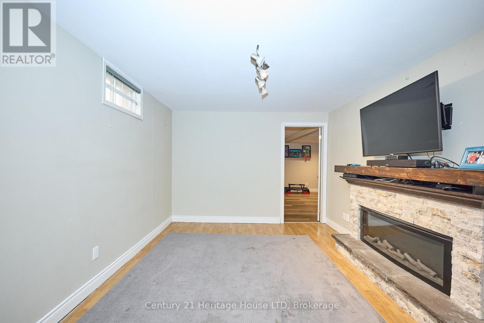 57 Keefer Road, Thorold, Ontario  L2V 4W5 - Photo 33 - X12943260