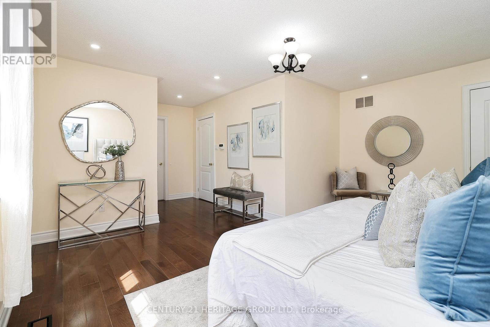 20 Trish Drive, Richmond Hill, Ontario  L4E 5C5 - Photo 17 - N12943040