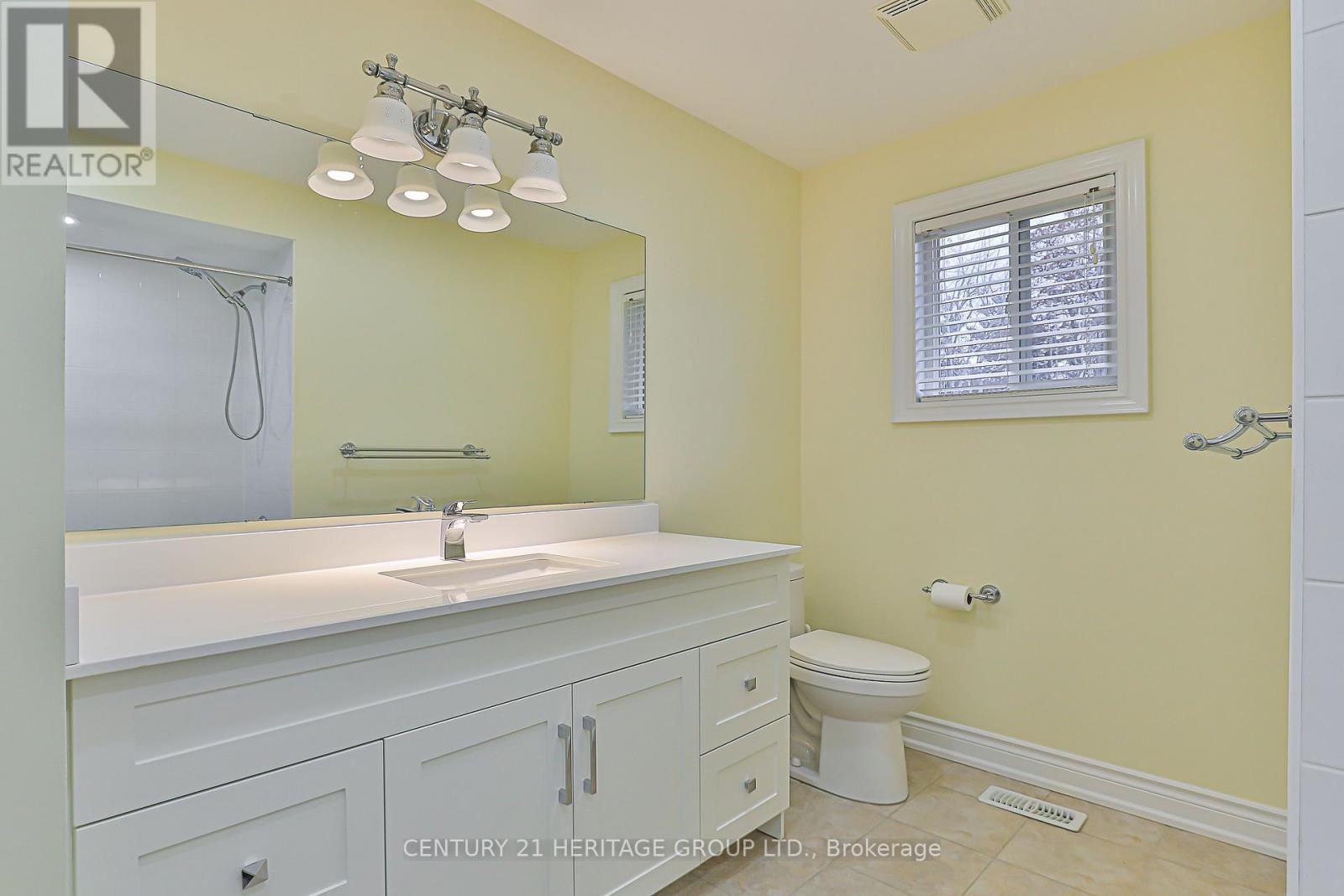 20 Trish Drive, Richmond Hill, Ontario  L4E 5C5 - Photo 22 - N12943040