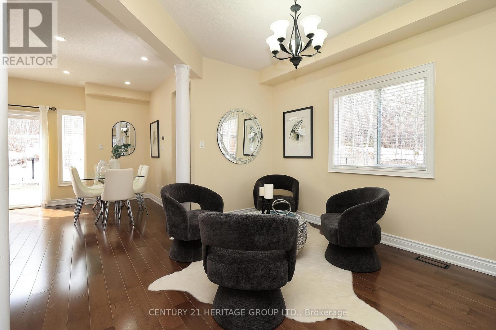 20 Trish Drive, Richmond Hill, Ontario  L4E 5C5 - Photo 8 - N12943040