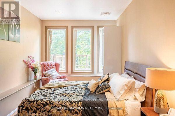 6195 Churchill Drive E, Whitchurch-Stouffville, Ontario  L4A 7X3 - Photo 10 - N12943152