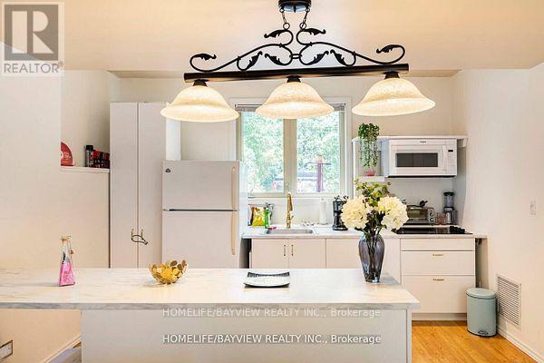 6195 Churchill Drive E, Whitchurch-Stouffville, Ontario  L4A 7X3 - Photo 2 - N12943152