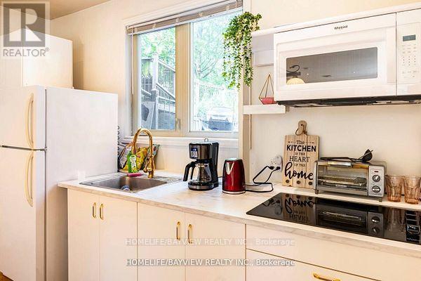 6195 Churchill Drive E, Whitchurch-Stouffville, Ontario  L4A 7X3 - Photo 3 - N12943152