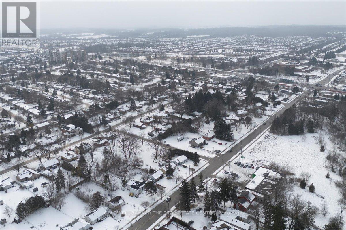 98 Eagle Street, Newmarket, Ontario  L3Y 1J4 - Photo 18 - N12943156