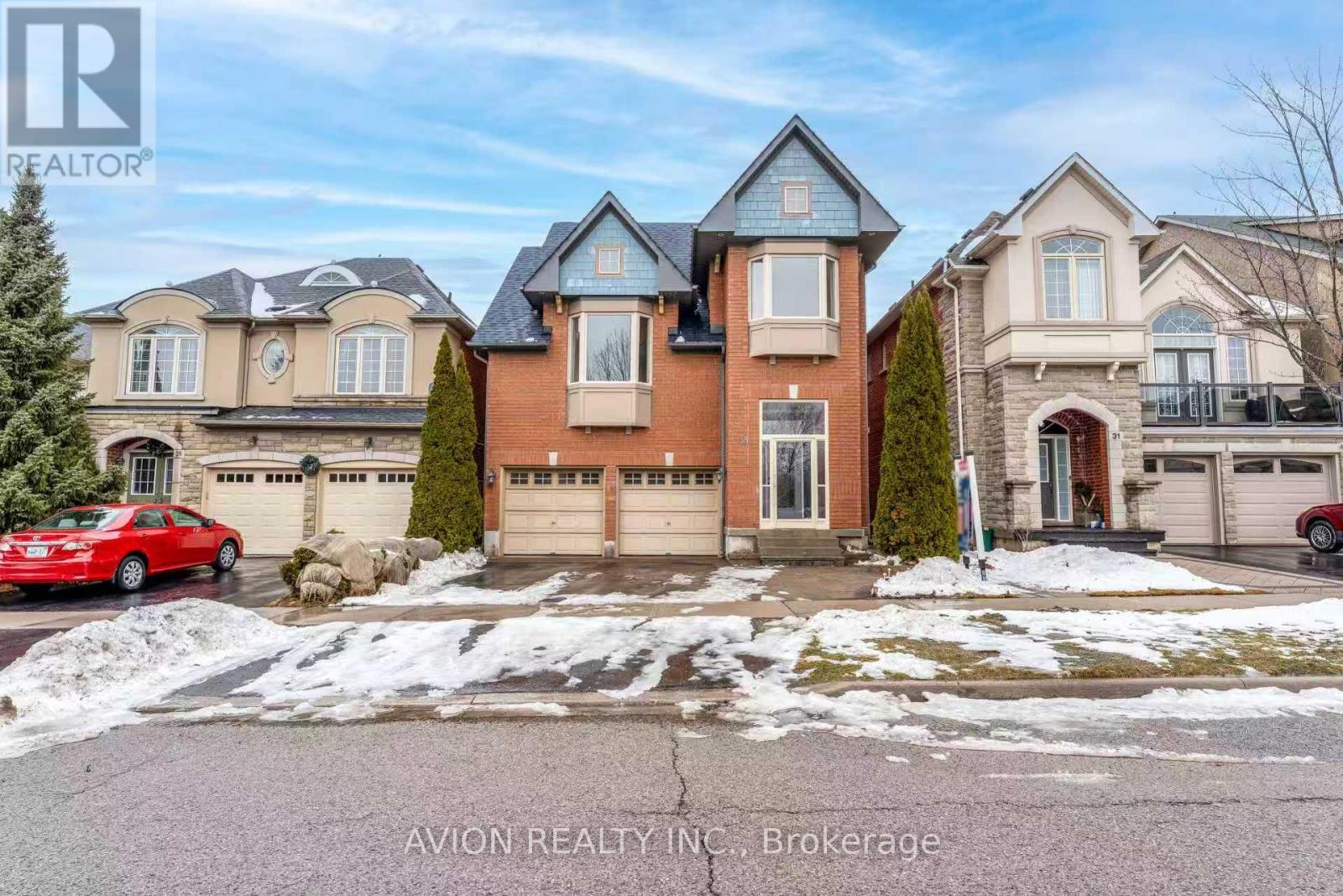 33 BROCKDALE STREET, Richmond Hill, Ontario
