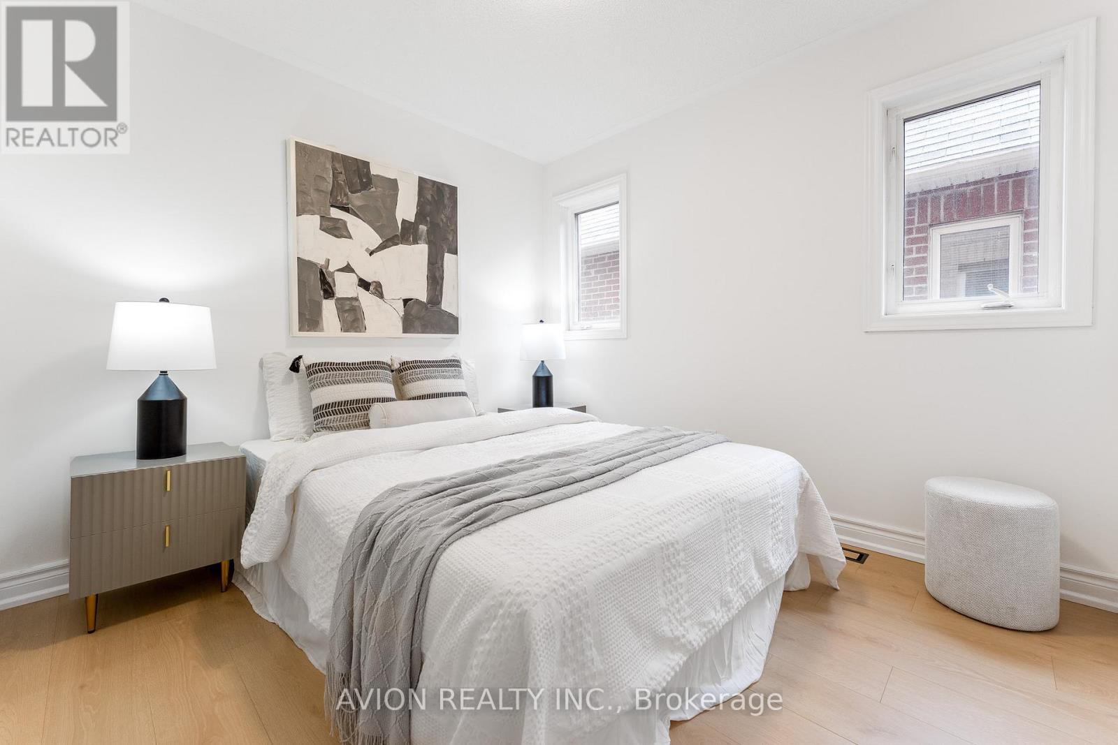 33 Brockdale Street, Richmond Hill, Ontario  L4E 4W1 - Photo 23 - N12943158