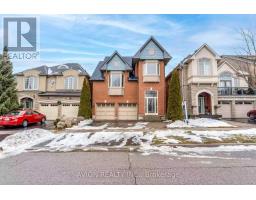 33 BROCKDALE STREET, Richmond Hill, Ontario