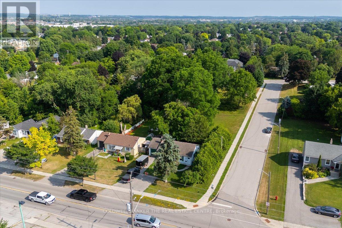 104 Eagle Street, Newmarket, Ontario  L3Y 1J4 - Photo 10 - N12943226