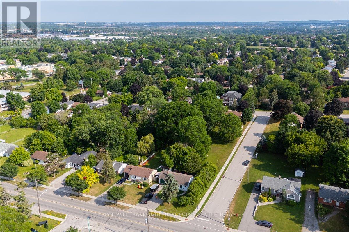 104 Eagle Street, Newmarket, Ontario  L3Y 1J4 - Photo 9 - N12943226