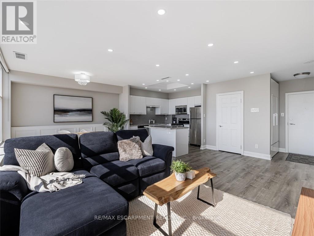 Uph7 - 880 Dundas Street W, Mississauga, Ontario  L5C 4H3 - Photo 15 - W12943084