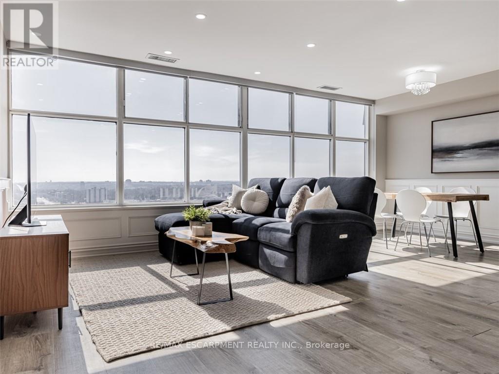 Uph7 - 880 Dundas Street W, Mississauga, Ontario  L5C 4H3 - Photo 16 - W12943084