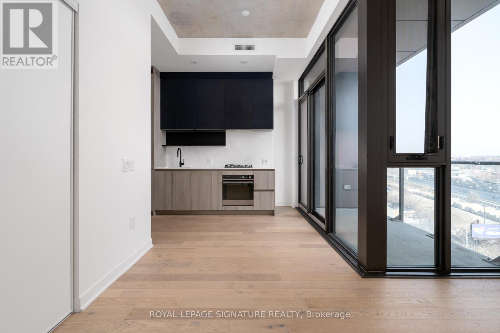 803 - 2625 Dundas Street W, Toronto, Ontario  M6P 1X9 - Photo 11 - W12943086