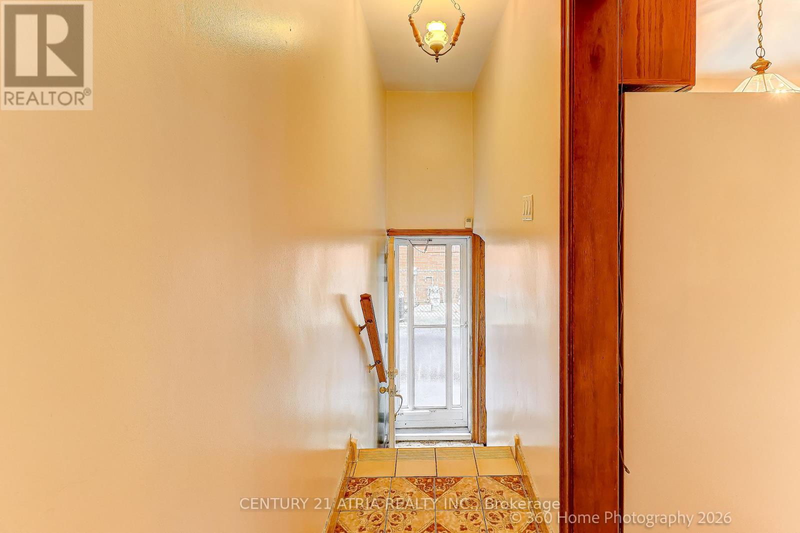 23 Tumpane Street, Toronto, Ontario  M3M 1L5 - Photo 12 - W12943088