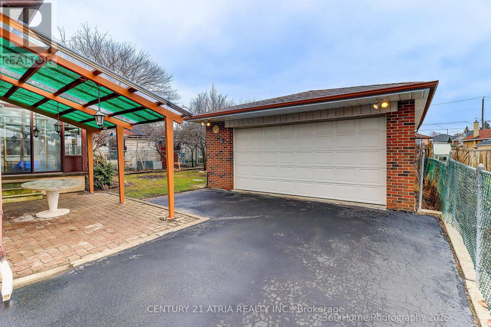 23 Tumpane Street, Toronto, Ontario  M3M 1L5 - Photo 19 - W12943088