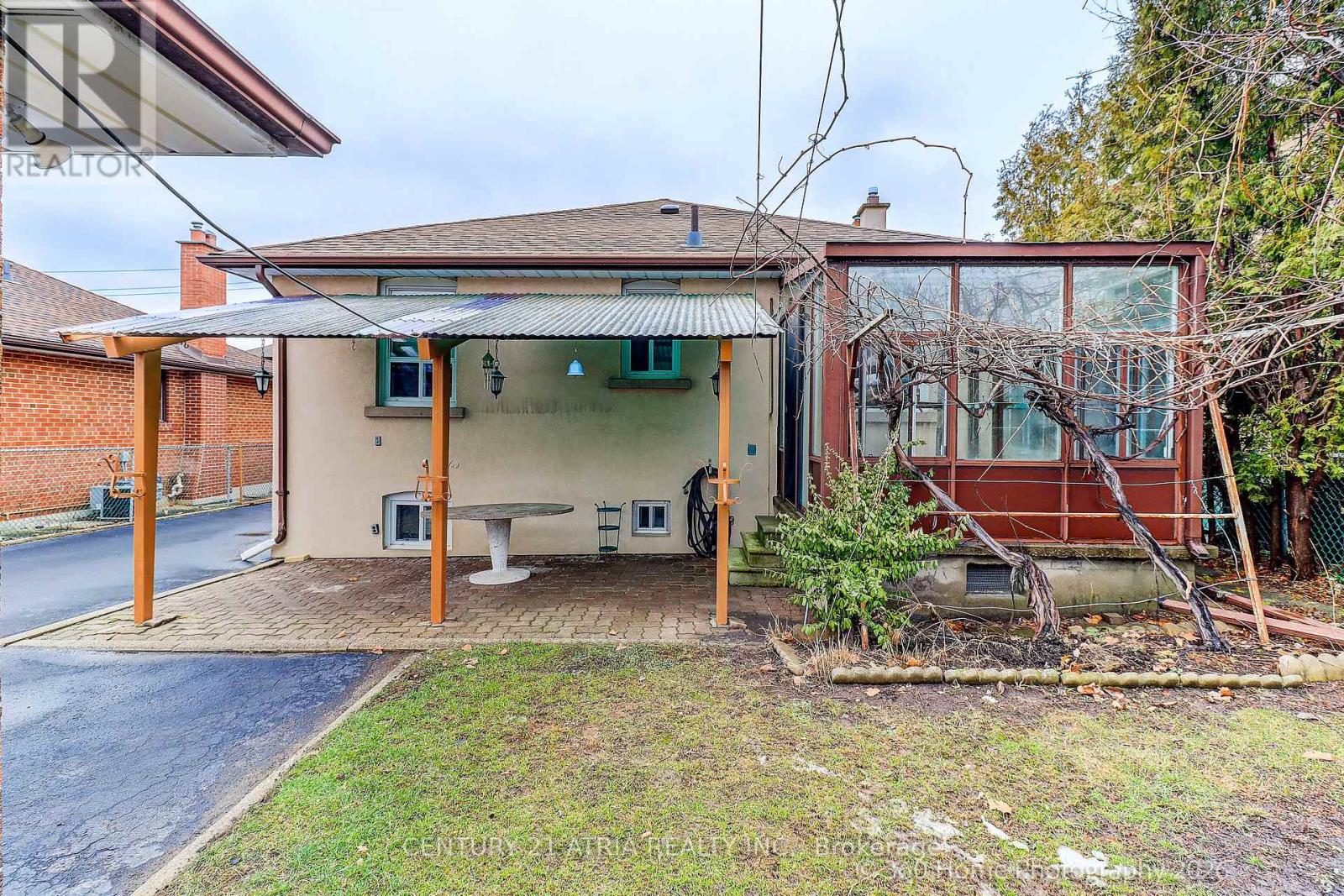 23 Tumpane Street, Toronto, Ontario  M3M 1L5 - Photo 21 - W12943088
