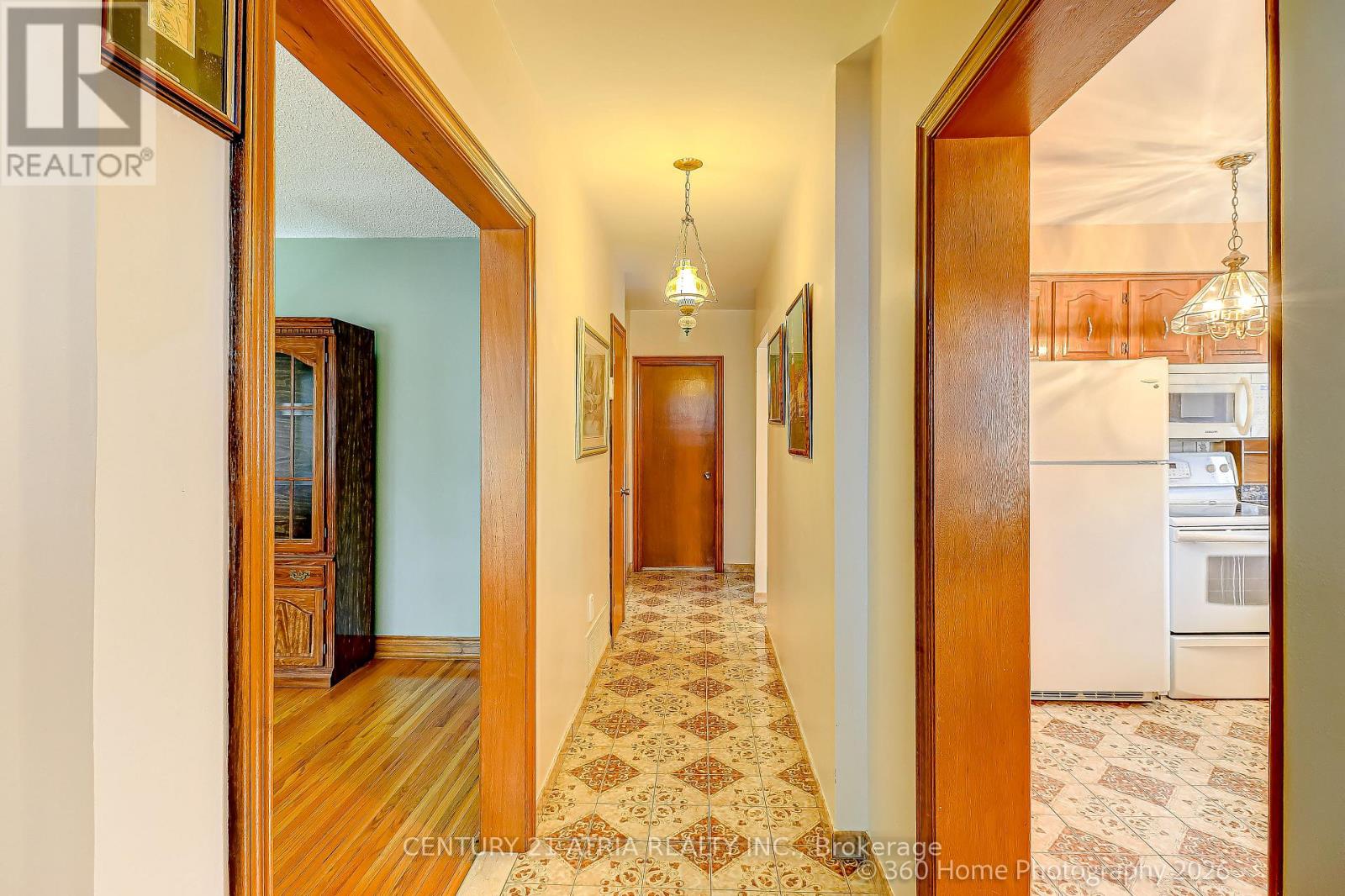 23 Tumpane Street, Toronto, Ontario  M3M 1L5 - Photo 3 - W12943088