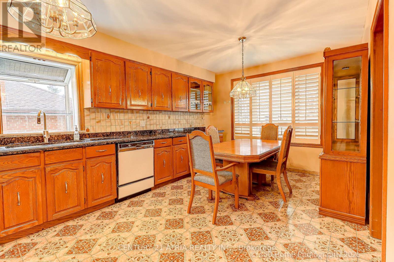 23 Tumpane Street, Toronto, Ontario  M3M 1L5 - Photo 4 - W12943088