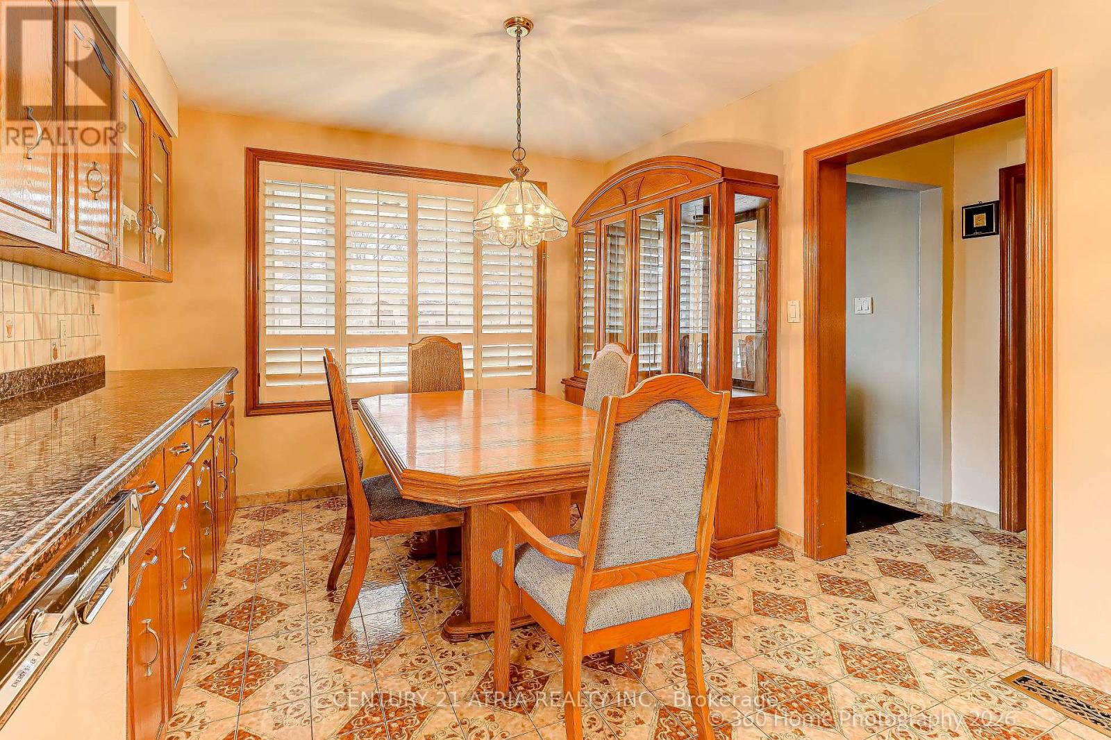 23 Tumpane Street, Toronto, Ontario  M3M 1L5 - Photo 6 - W12943088