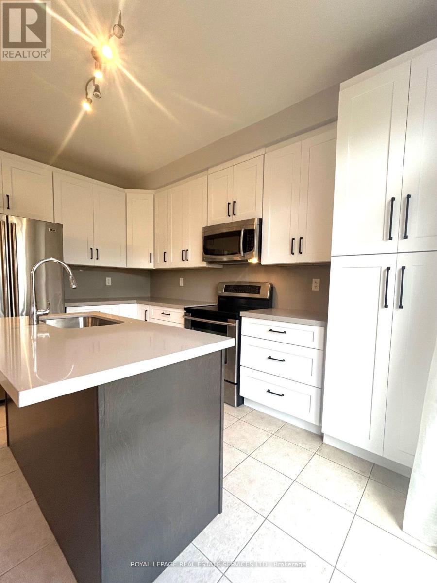 1285 Jezero Crescent, Oakville, Ontario  L6H 0B5 - Photo 10 - W12943126