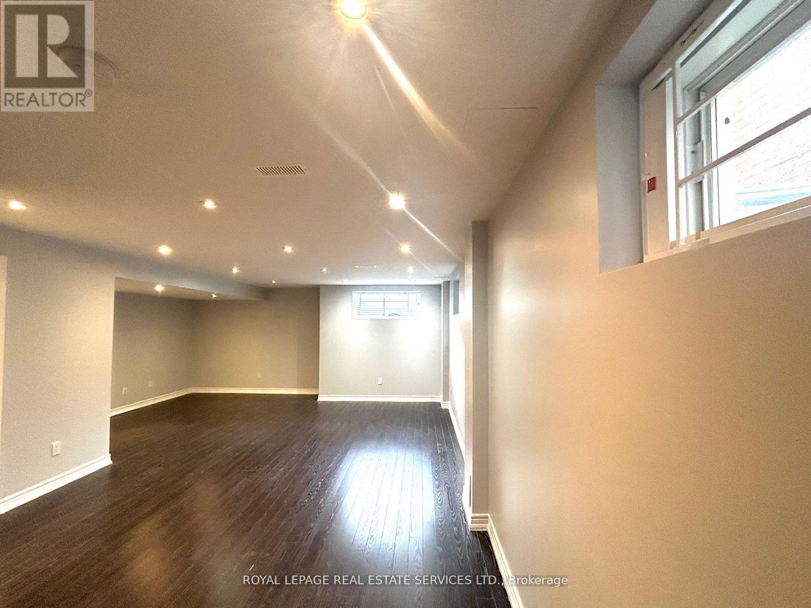 1285 Jezero Crescent, Oakville, Ontario  L6H 0B5 - Photo 24 - W12943126