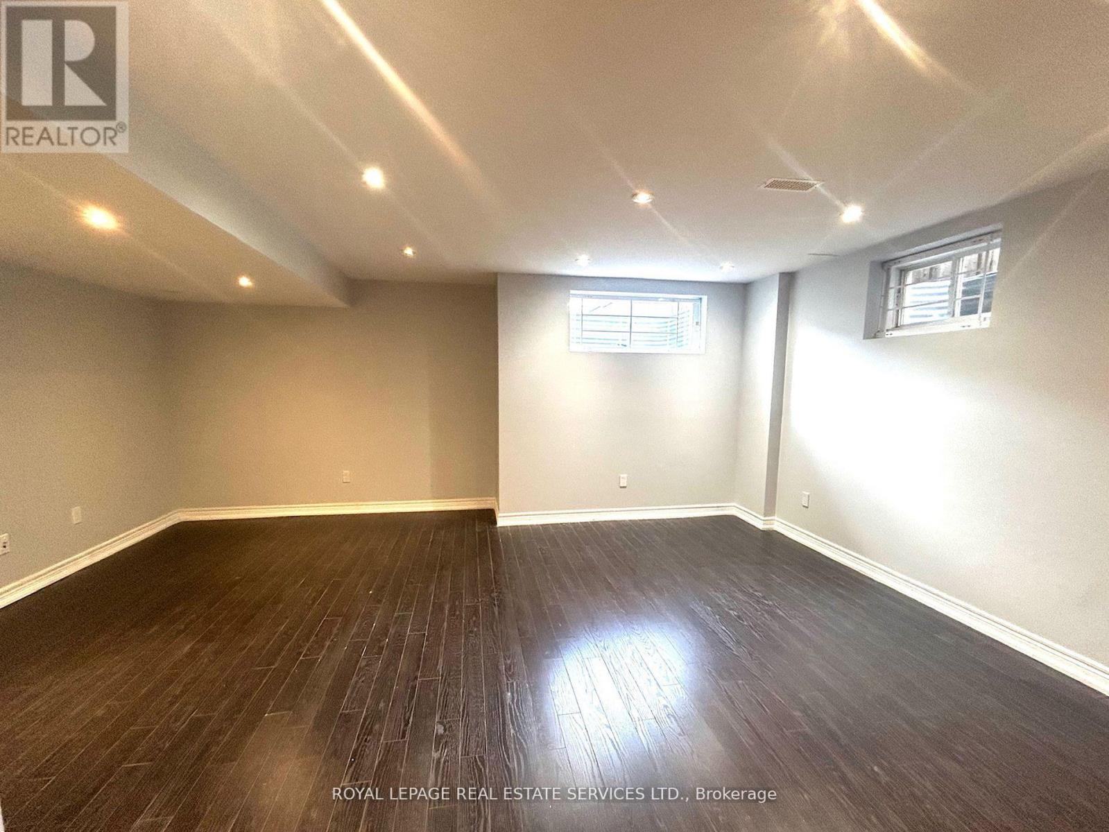 1285 Jezero Crescent, Oakville, Ontario  L6H 0B5 - Photo 25 - W12943126