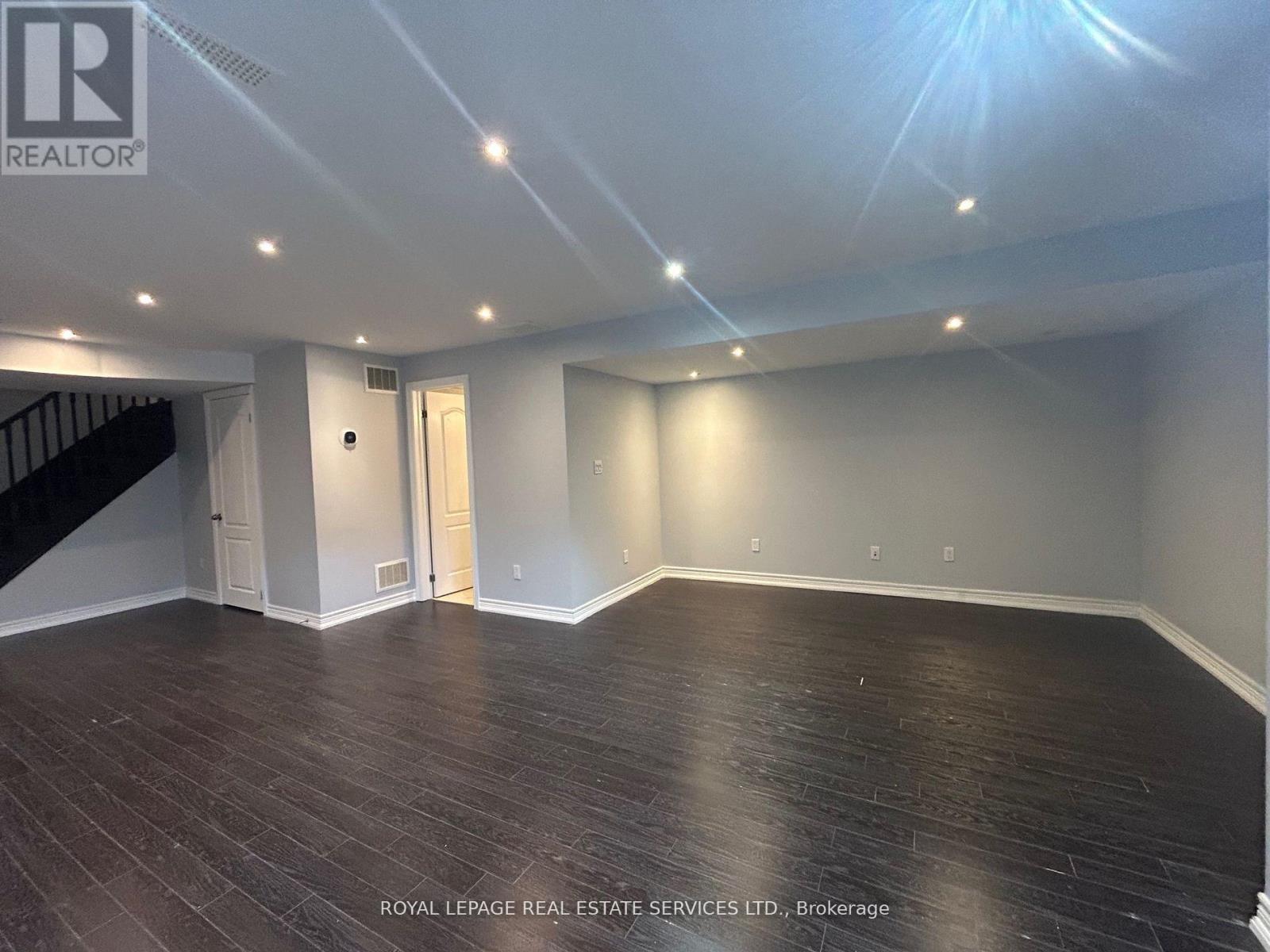 1285 Jezero Crescent, Oakville, Ontario  L6H 0B5 - Photo 26 - W12943126