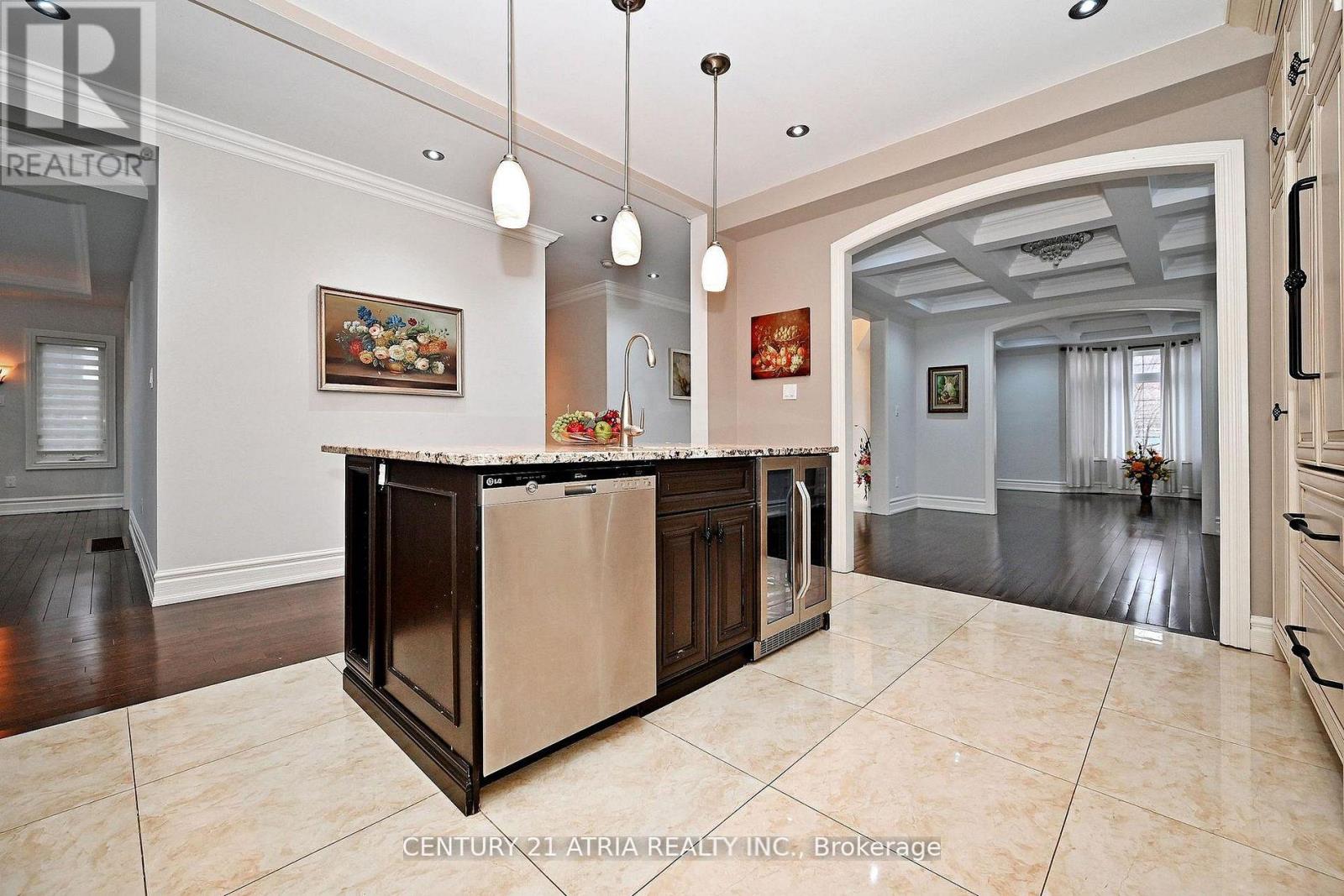 350 Queen Mary Drive, Oakville, Ontario  L6K 3L8 - Photo 10 - W12943128