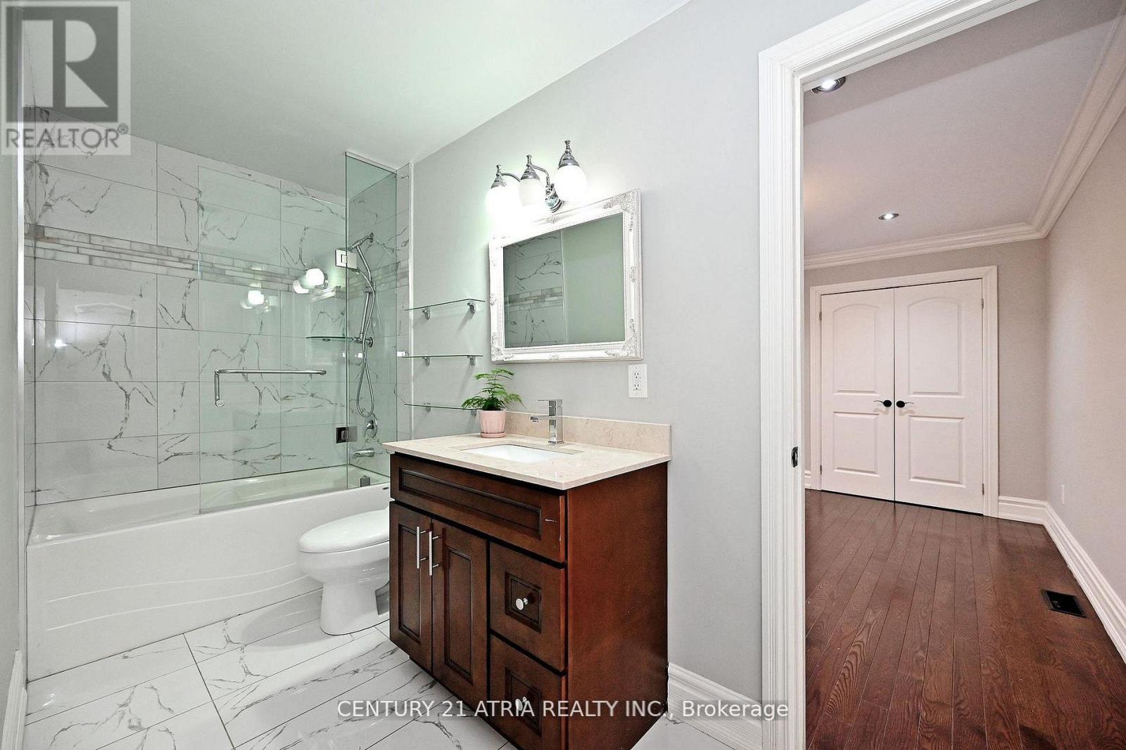 350 Queen Mary Drive, Oakville, Ontario  L6K 3L8 - Photo 27 - W12943128