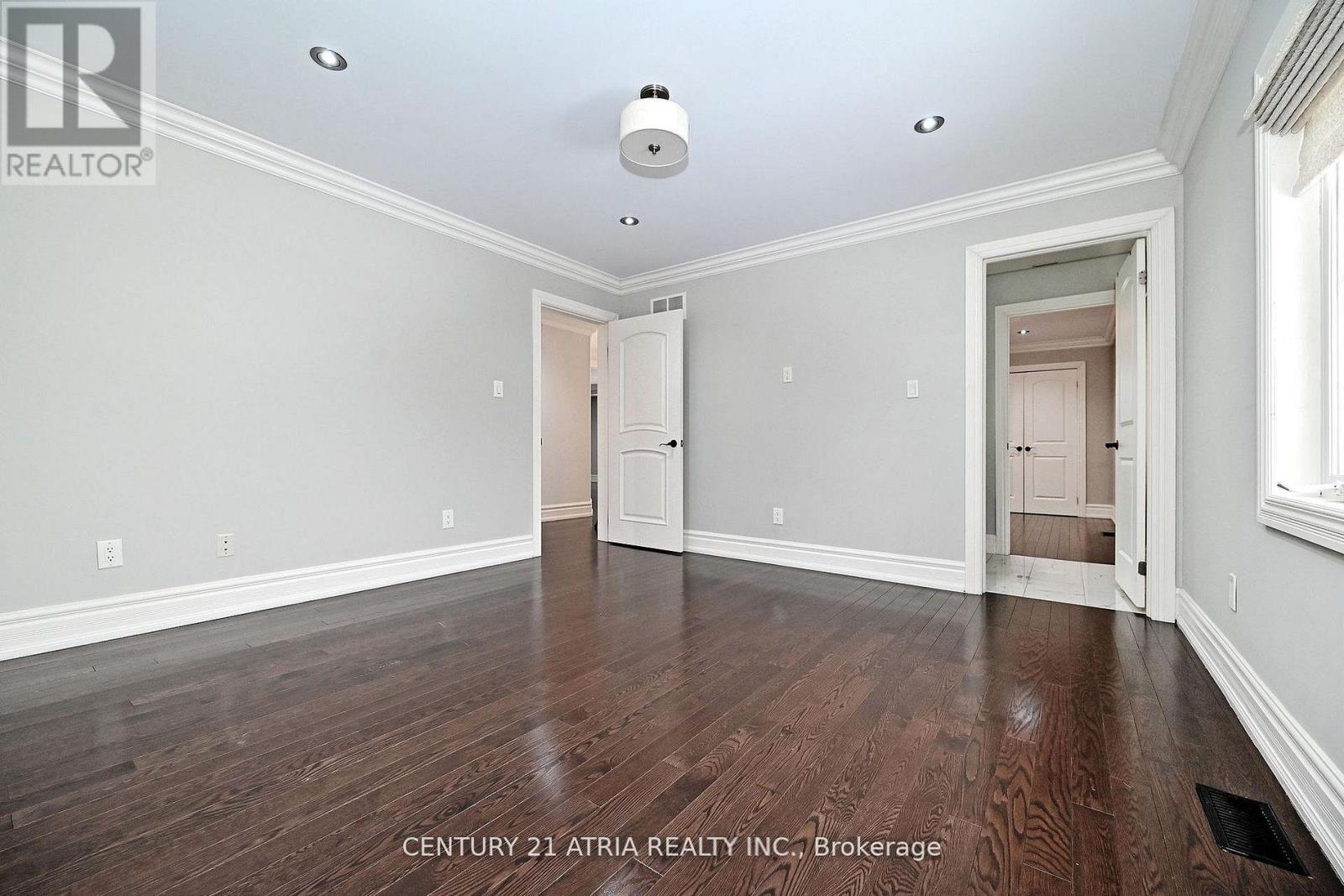 350 Queen Mary Drive, Oakville, Ontario  L6K 3L8 - Photo 30 - W12943128