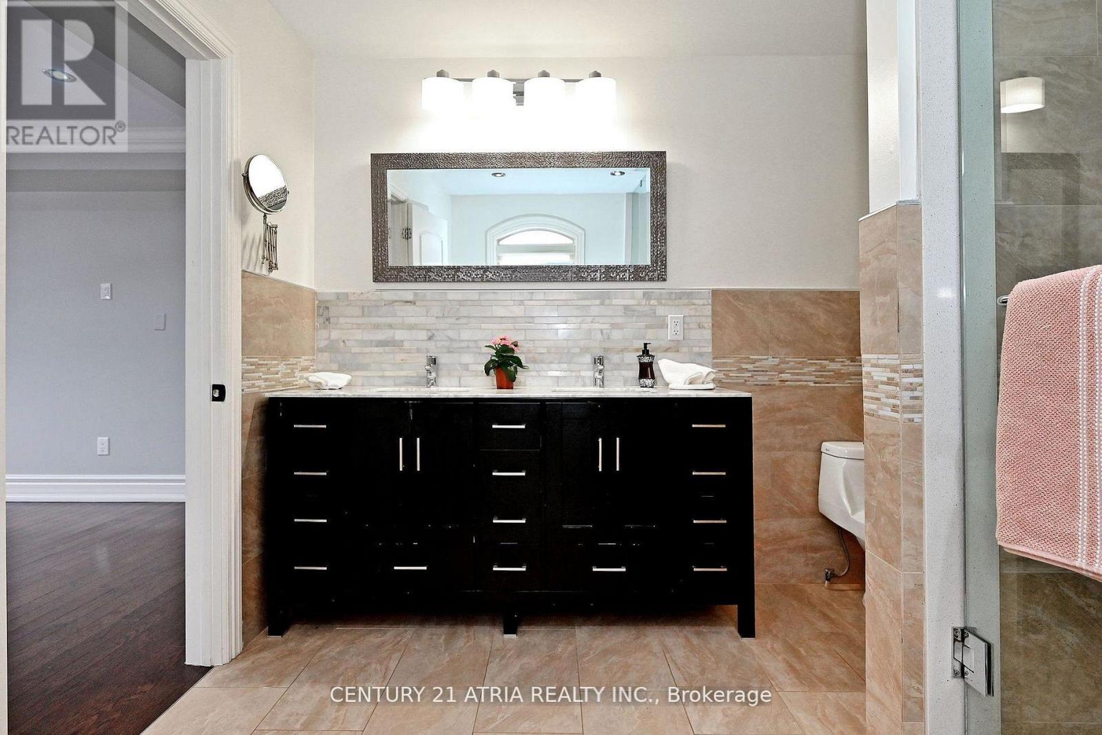 350 Queen Mary Drive, Oakville, Ontario  L6K 3L8 - Photo 34 - W12943128