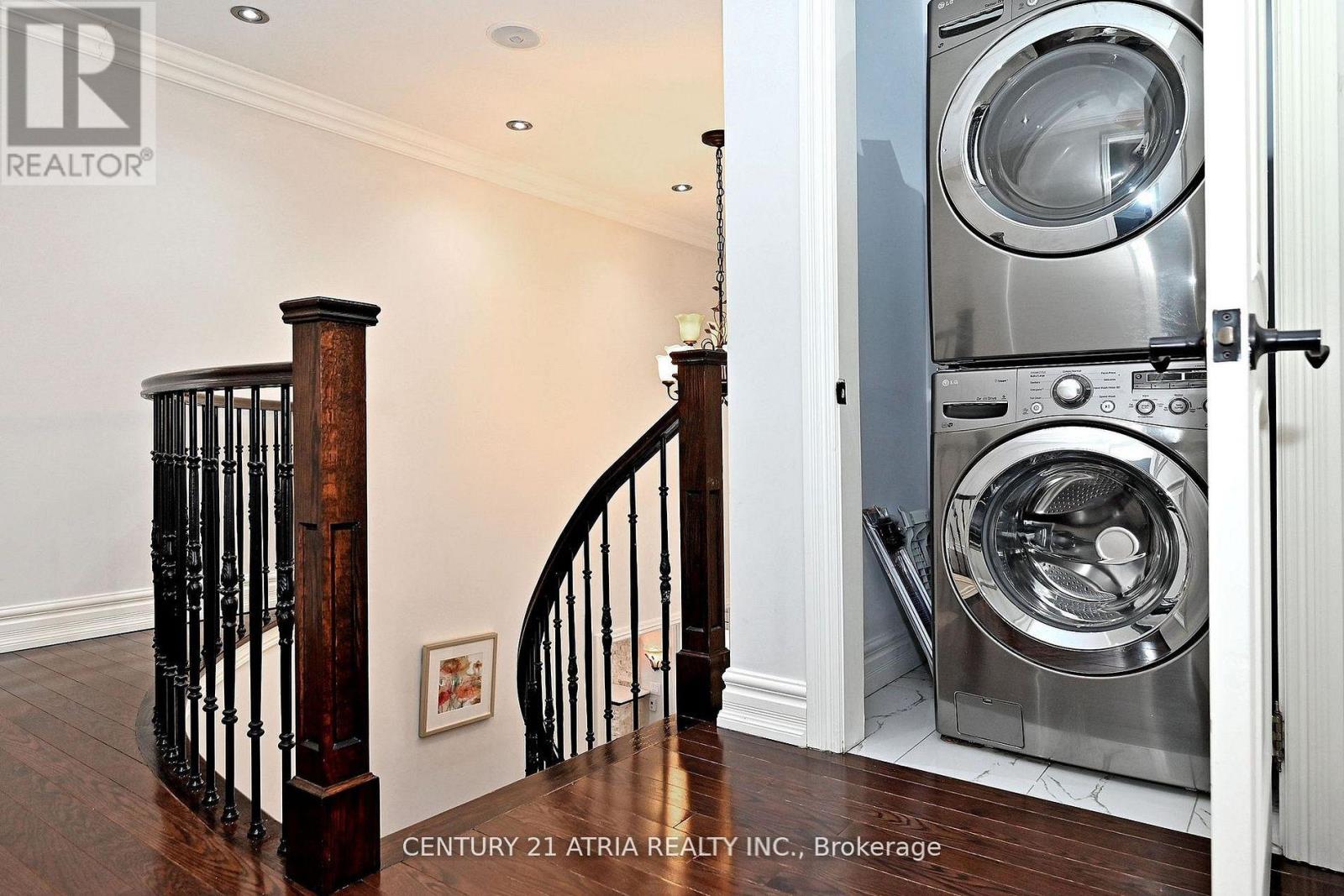 350 Queen Mary Drive, Oakville, Ontario  L6K 3L8 - Photo 35 - W12943128