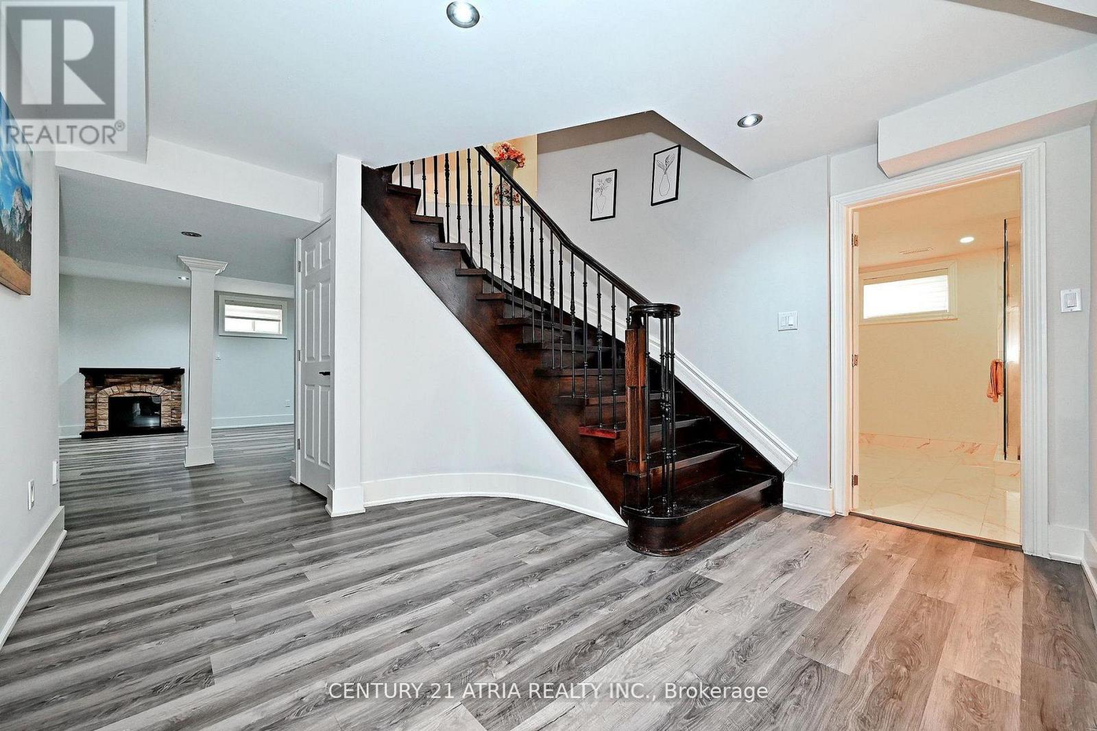 350 Queen Mary Drive, Oakville, Ontario  L6K 3L8 - Photo 47 - W12943128