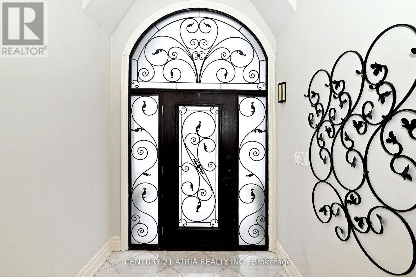 350 Queen Mary Drive, Oakville, Ontario  L6K 3L8 - Photo 5 - W12943128