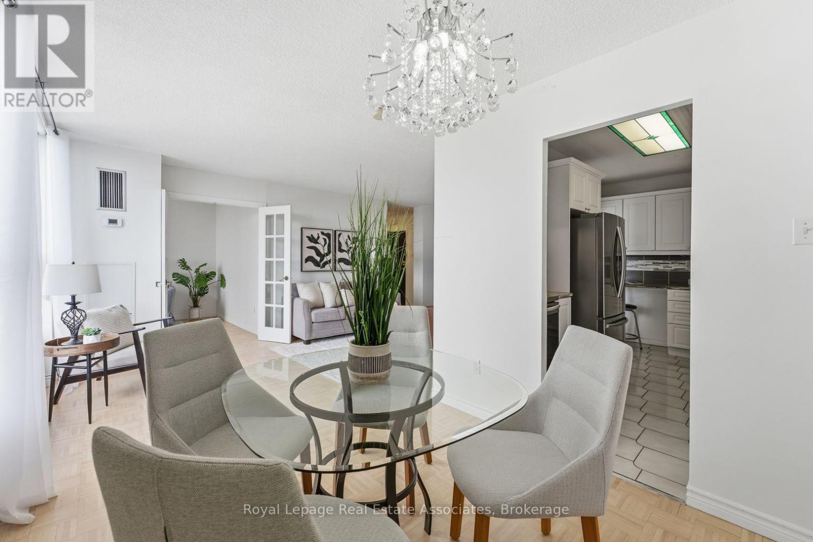 1010 - 3170 Kirwin Avenue, Mississauga, Ontario  L5A 3R1 - Photo 10 - W12943160