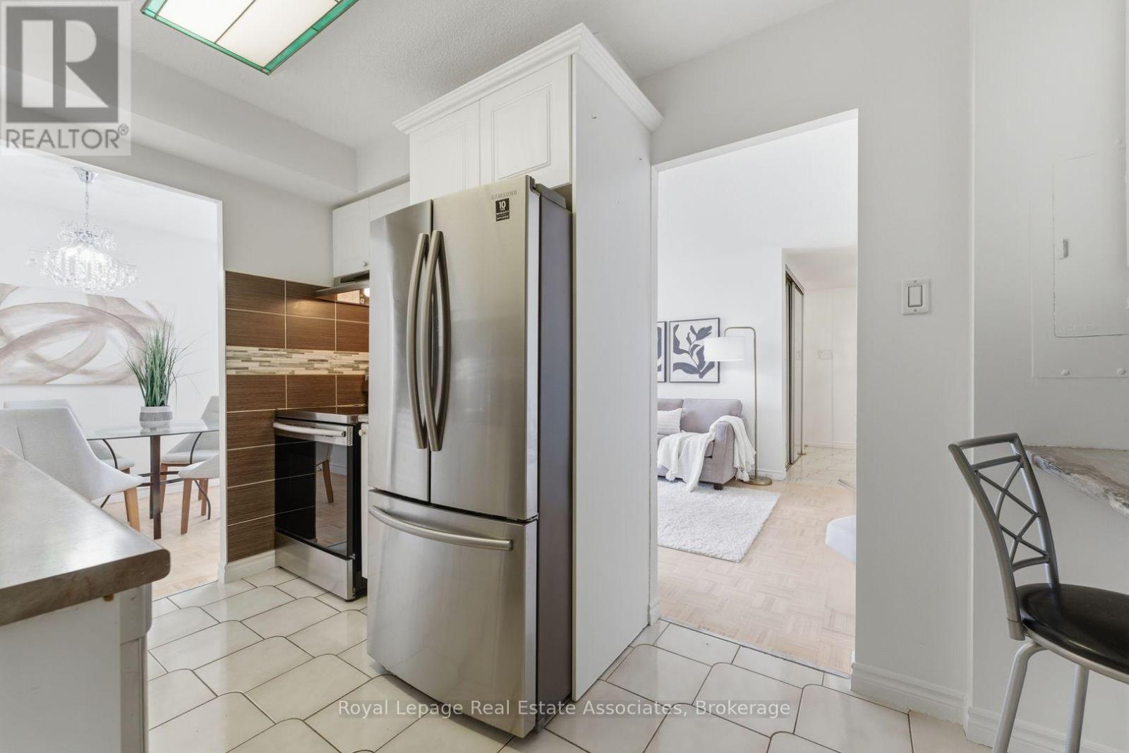 1010 - 3170 Kirwin Avenue, Mississauga, Ontario  L5A 3R1 - Photo 15 - W12943160