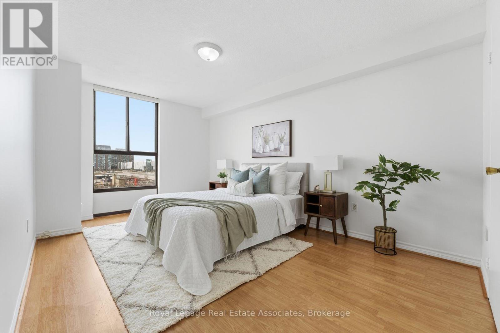 1010 - 3170 Kirwin Avenue, Mississauga, Ontario  L5A 3R1 - Photo 22 - W12943160