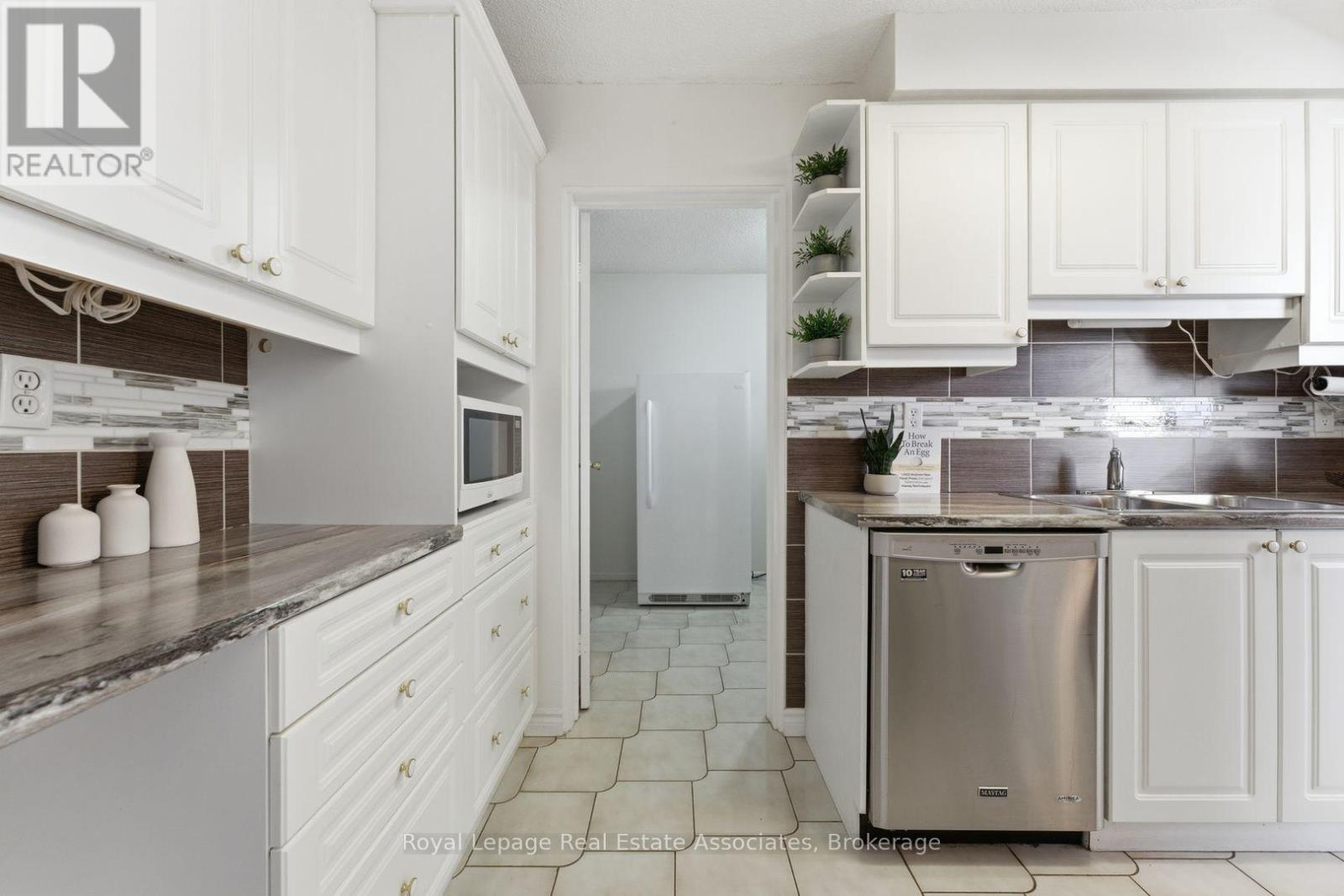 1010 - 3170 Kirwin Avenue, Mississauga, Ontario  L5A 3R1 - Photo 26 - W12943160