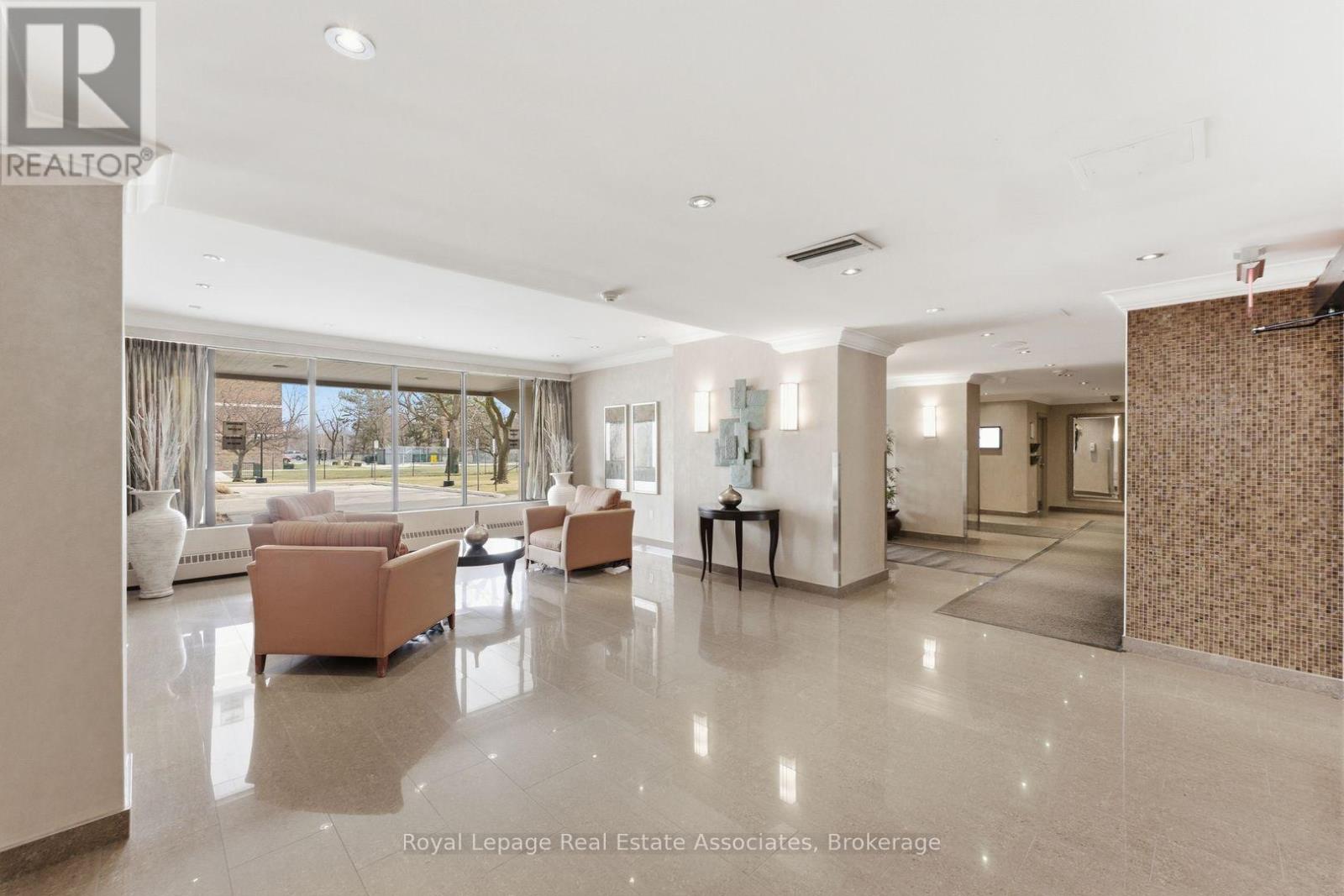 1010 - 3170 Kirwin Avenue, Mississauga, Ontario  L5A 3R1 - Photo 31 - W12943160