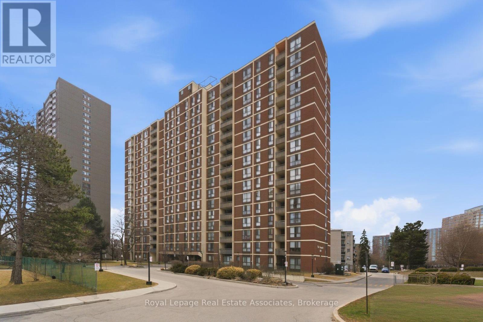 1010 - 3170 Kirwin Avenue, Mississauga, Ontario  L5A 3R1 - Photo 35 - W12943160