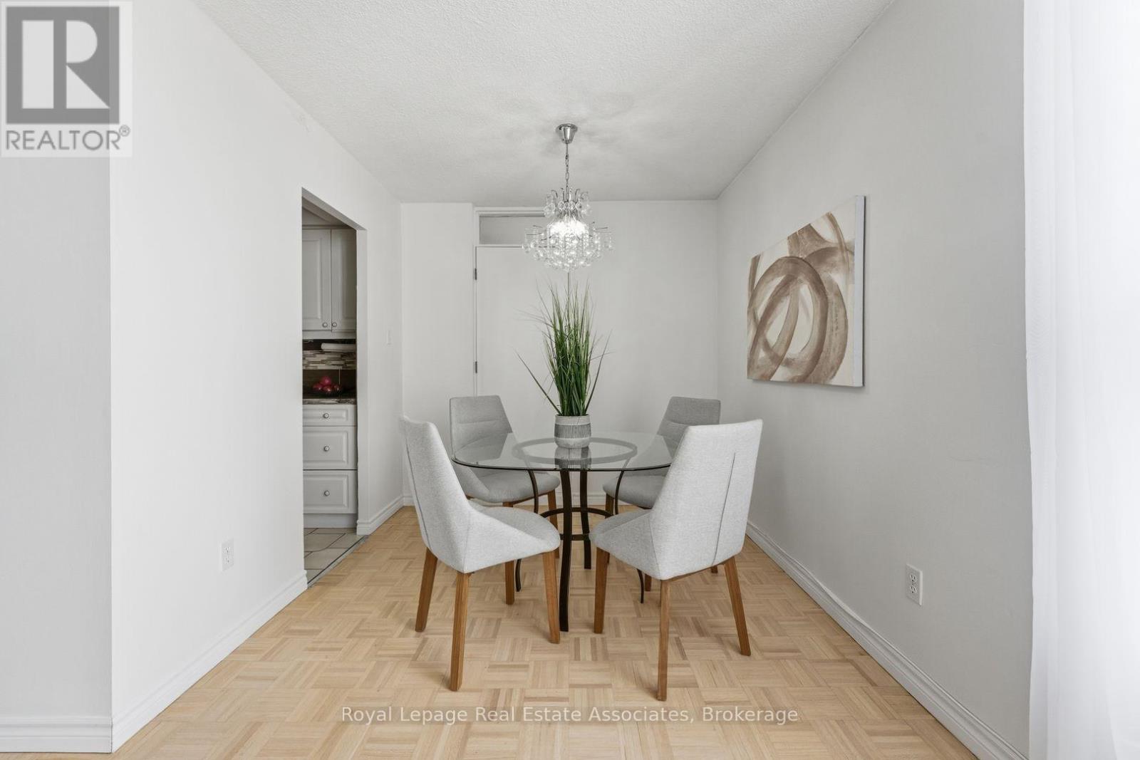 1010 - 3170 Kirwin Avenue, Mississauga, Ontario  L5A 3R1 - Photo 8 - W12943160