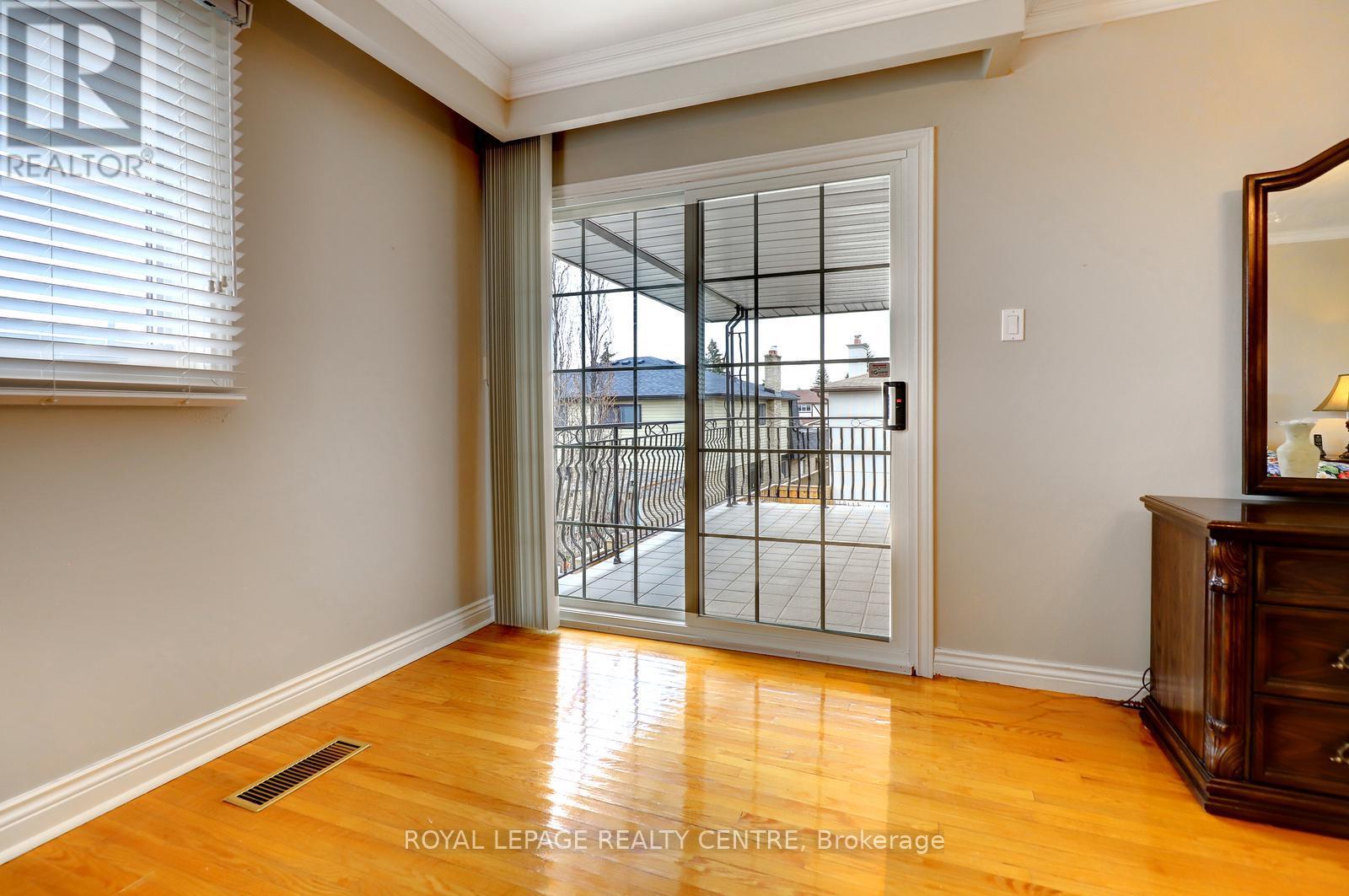 2405 Rosemary Drive, Mississauga, Ontario  L5C 1X1 - Photo 29 - W12943168