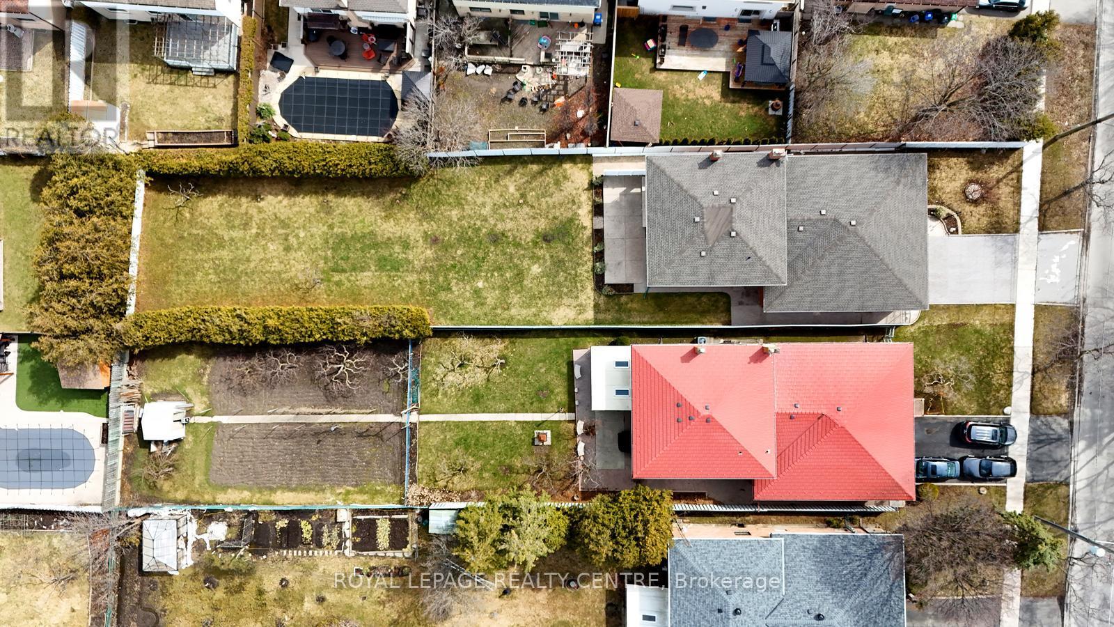 2405 Rosemary Drive, Mississauga, Ontario  L5C 1X1 - Photo 41 - W12943168