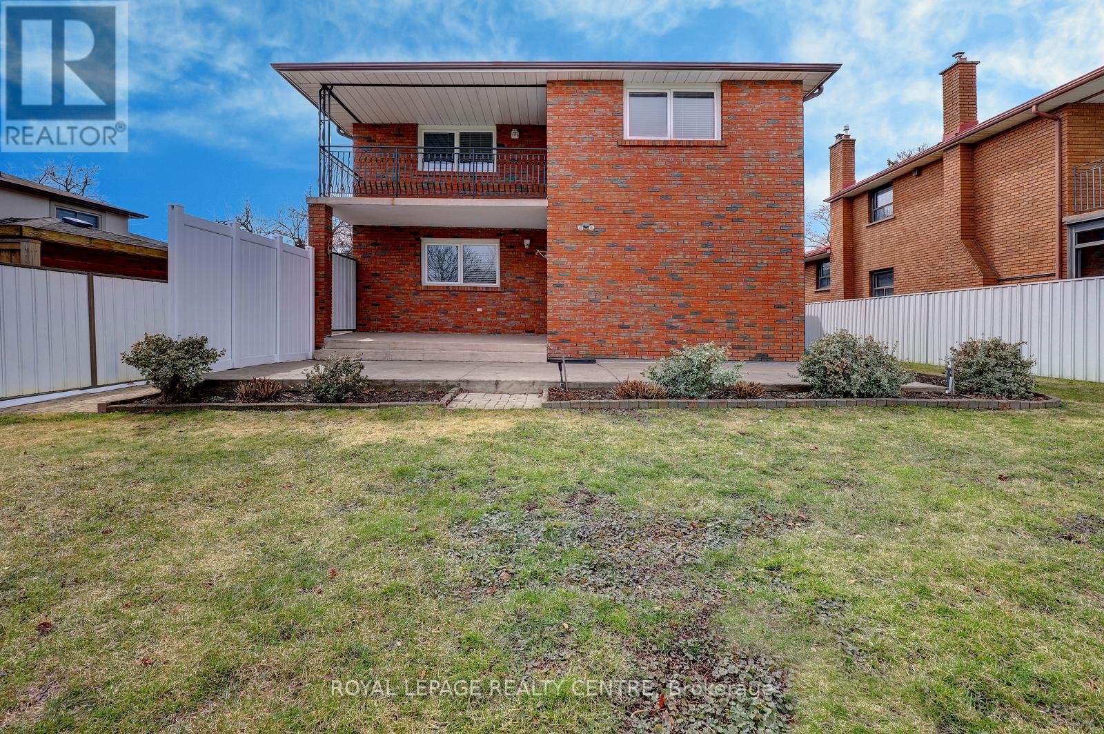 2405 Rosemary Drive, Mississauga, Ontario  L5C 1X1 - Photo 50 - W12943168