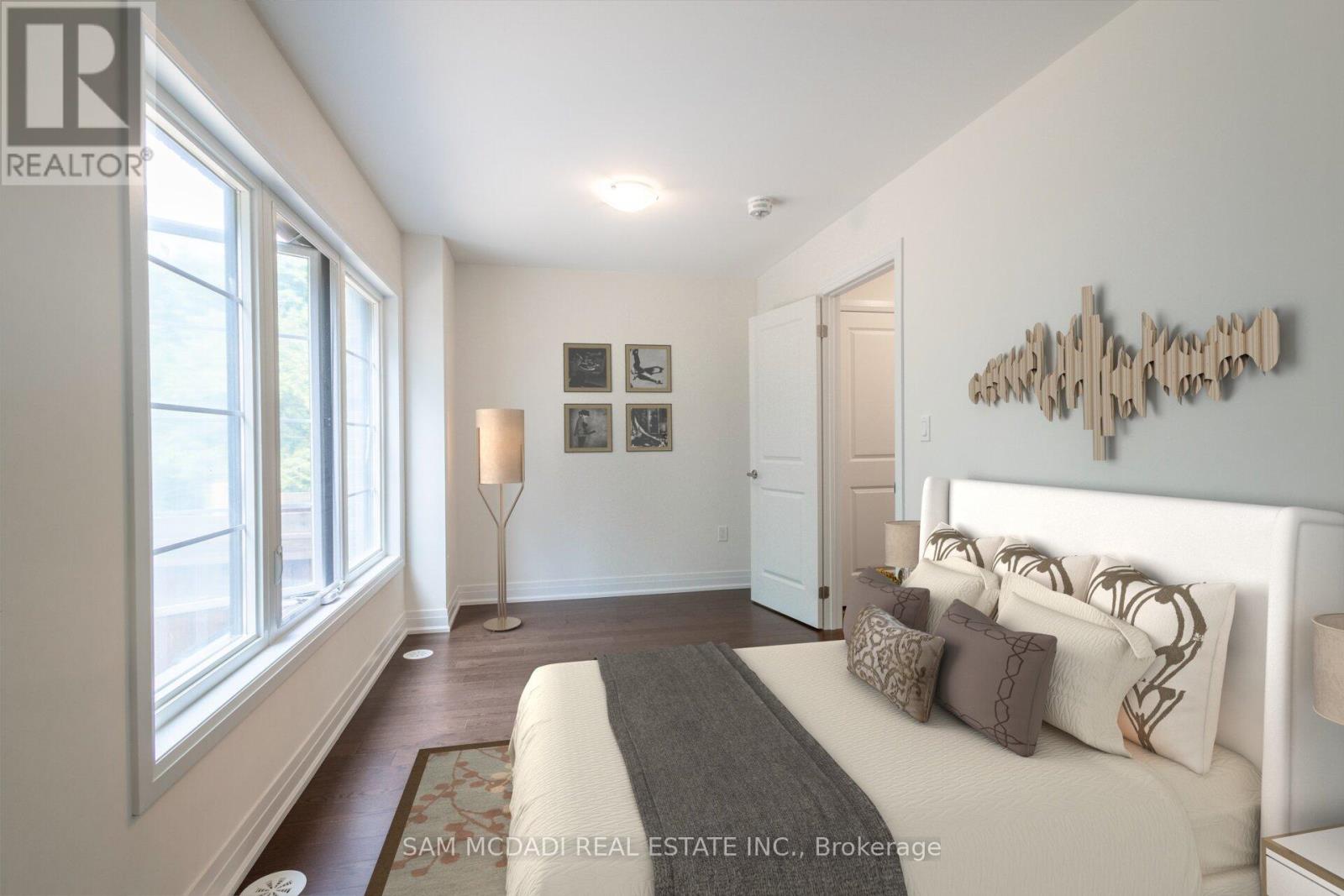 90 Salina Street, Mississauga, Ontario  L4M 1X8 - Photo 10 - W12943180