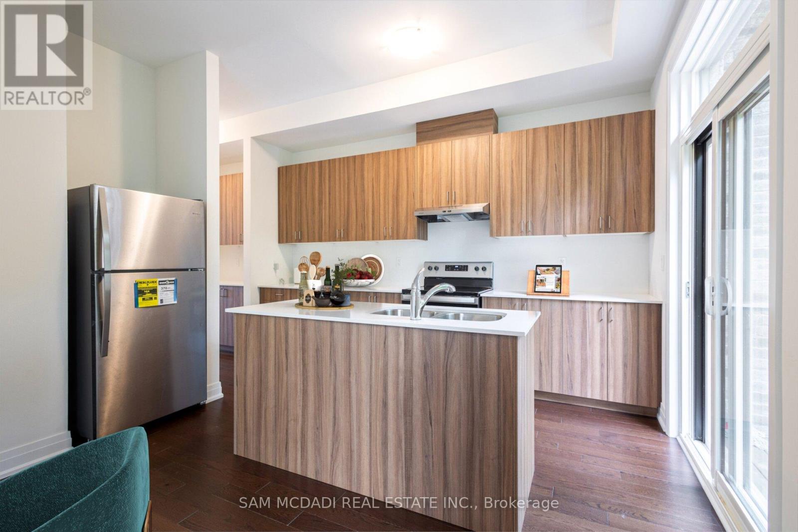 90 Salina Street, Mississauga, Ontario  L4M 1X8 - Photo 20 - W12943180