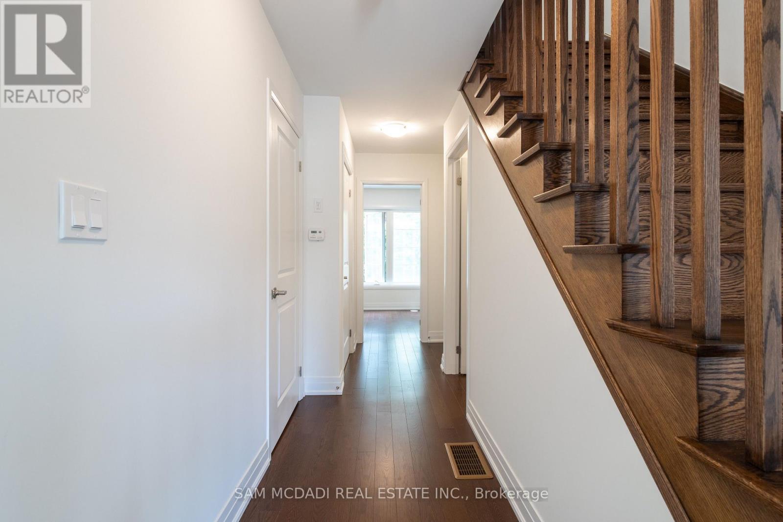 90 Salina Street, Mississauga, Ontario  L4M 1X8 - Photo 7 - W12943180